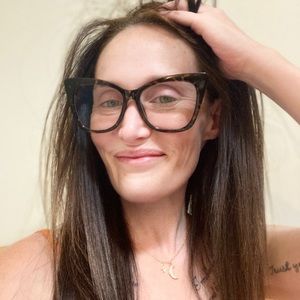 Meet your Posher, Amalia